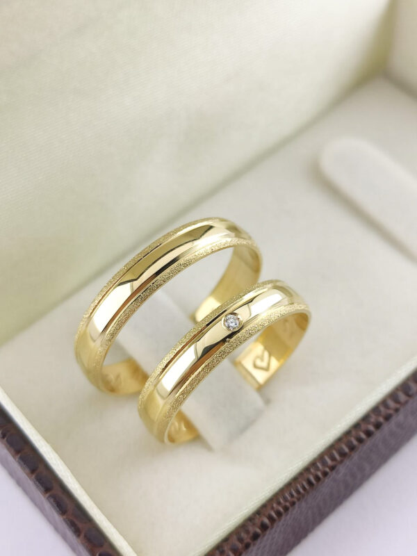 Aliança em Ouro 18k para noivado ou casamento Ivani – 4mm - Image 3
