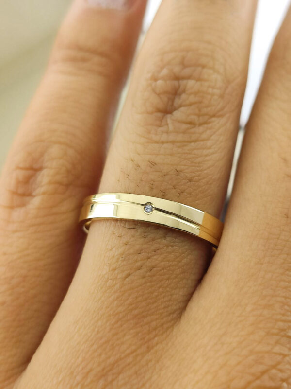 Aliança em Ouro 18k para noivado ou casamento Jasmine – 4mm - Image 4