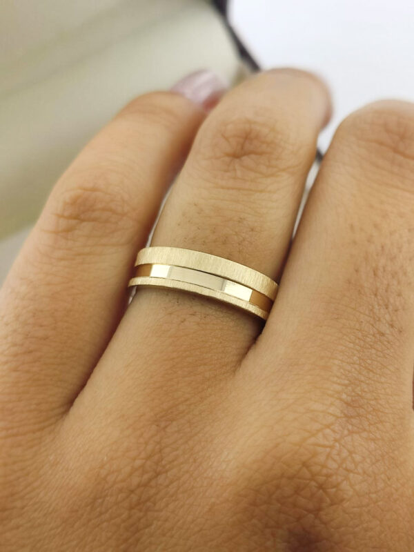 Aliança em Ouro 18k para noivado ou casamento Joice – 7mm - Image 4