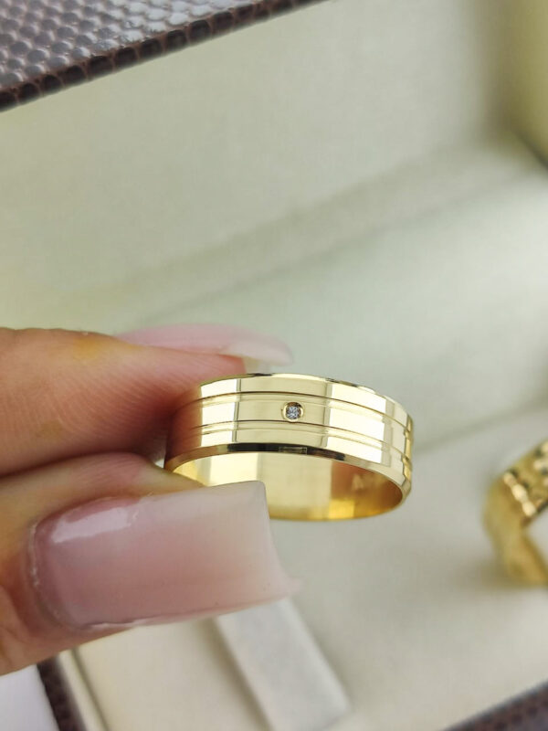 Aliança em Ouro 18k para noivado ou casamento Gisele – 8mm - Image 2