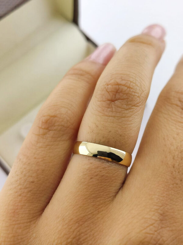 Aliança em Ouro 18k para noivado ou casamento Fabiola – 4mm - Image 4