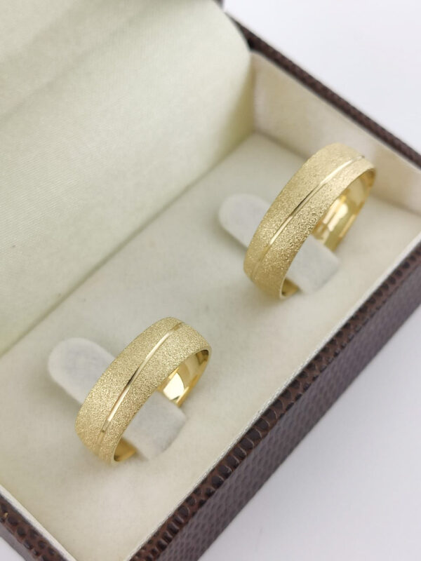 Aliança em Ouro 18k para noivado ou casamento Fabiana – 7mm