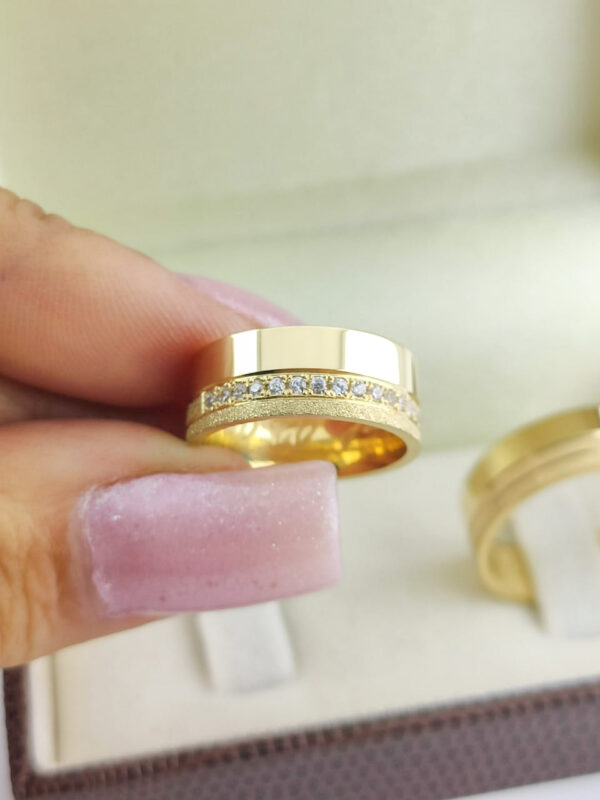Aliança em Ouro 18k para noivado ou casamento Eugenia – 7mm - Image 2