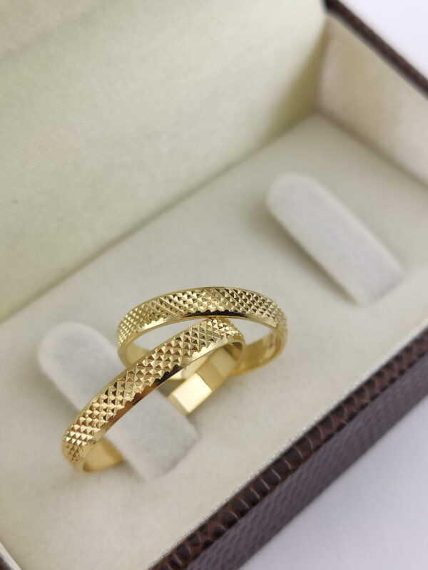 Aliança em Ouro 18k para noivado ou casamento Dora – 4mm - Image 2