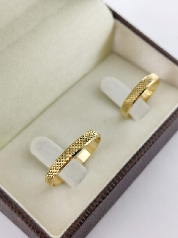 Aliança em Ouro 18k para noivado ou casamento Dora – 4mm