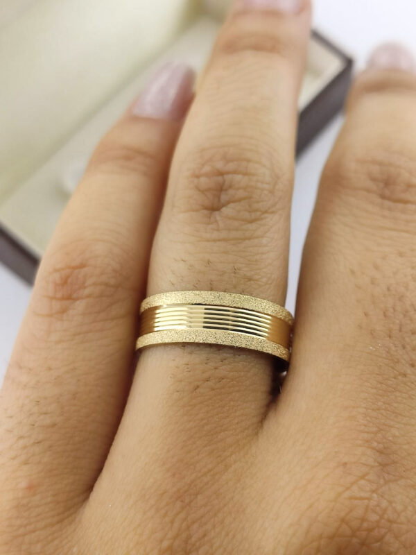 Aliança em Ouro 18k para noivado ou casamento Aurora – 7mm - Image 4
