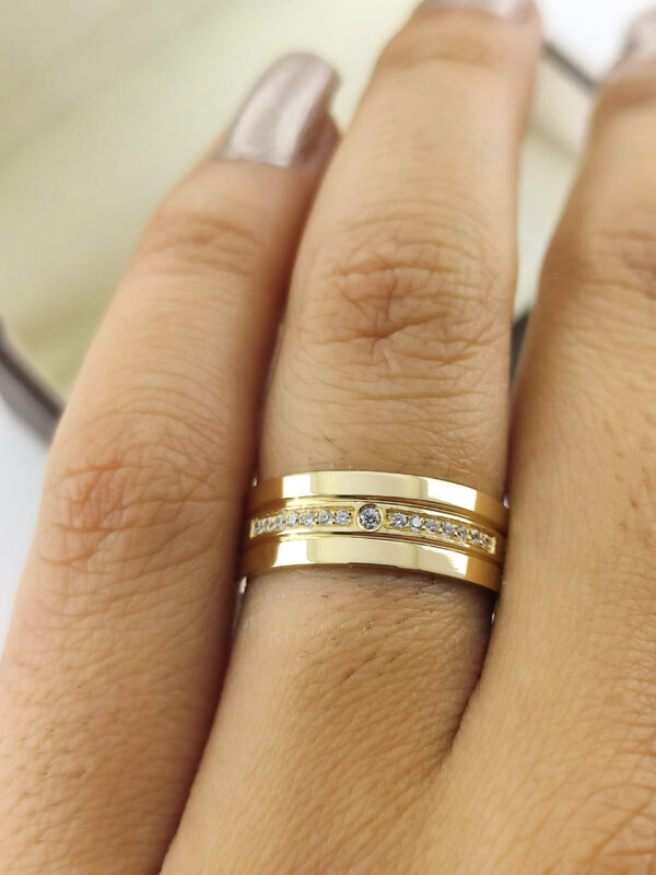 Aliança em Ouro 18k para noivado ou casamento Alessandra – 8mm - Image 4