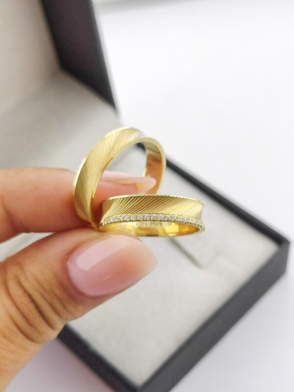 Aliança em Ouro 18k para noivado ou casamento Jéssica – 6mm - Image 3