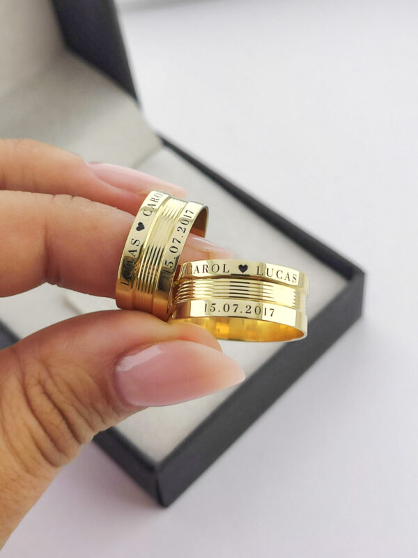 Aliança em Ouro 18k para noivado ou casamento Sandra – 8,5mm - Image 2